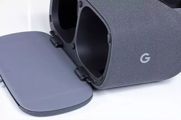 Google DayDream View (2017)