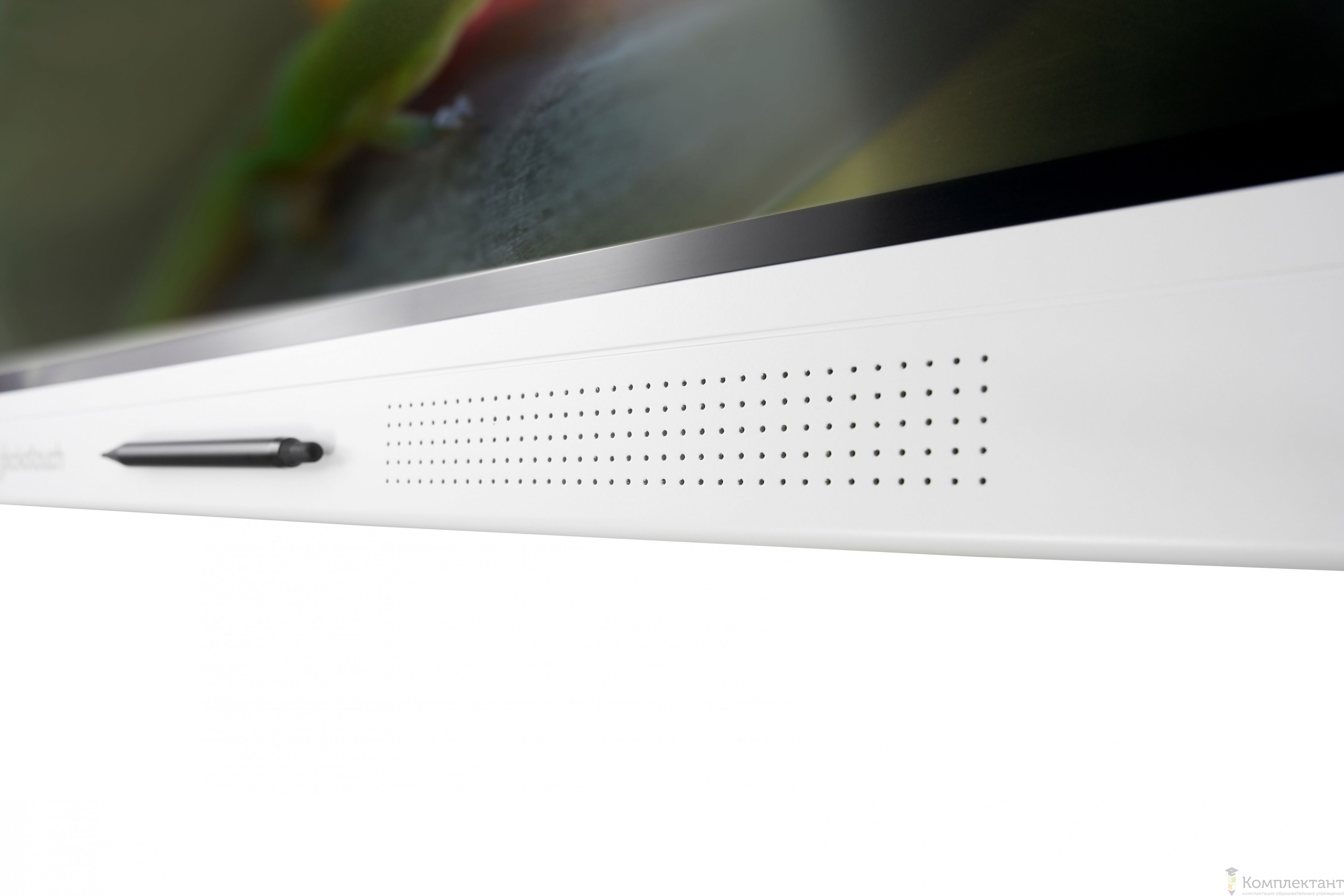 Интерактивная панель для образования Geckotouch IP65SL New (Новинка)  с мобильной стойкой