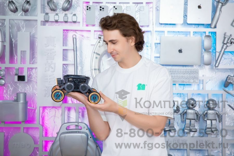 Комплект роботов с искусственным интеллектом UGOT (УГОТ)  Robotic Kit (Роботизированный комплект) 
